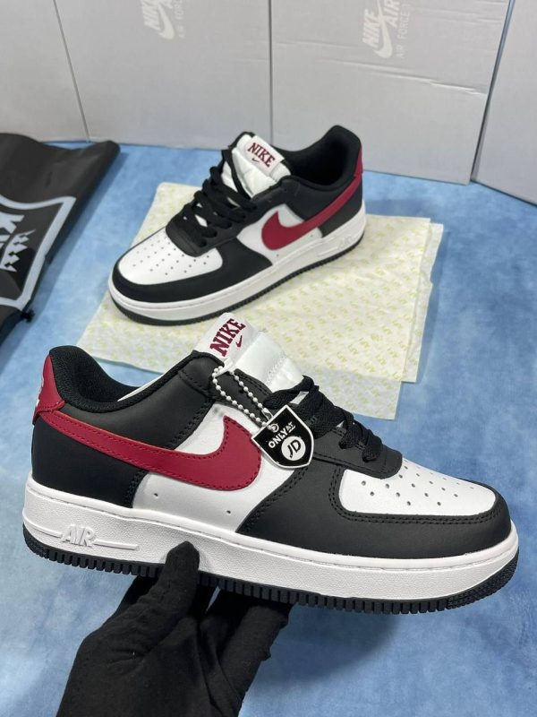 Nike Air Force 1 '07 Low In Black & Red Colorway