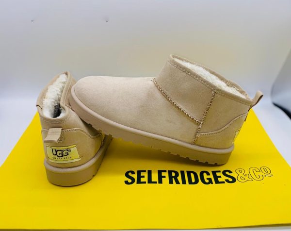 Ugg Boots for Womens in Black & Beige Color