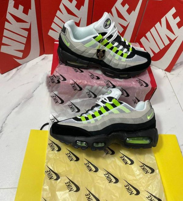 Nike Air Max 95 Neon Grey or Black Men's Trainers