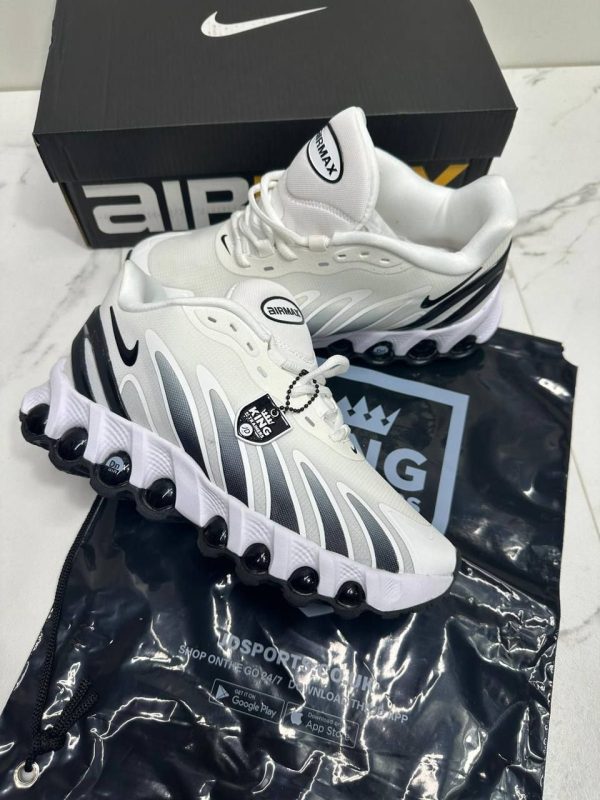 Nike Air Max Dn8 White or Black Men's Trainers