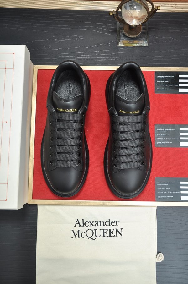 Alexander McQueen Men's Oversized Sneakers In Black Leather