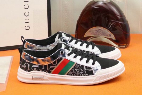 Gucci Logo Patterned Sneakers With Green & Red Stripe In 2 Colors