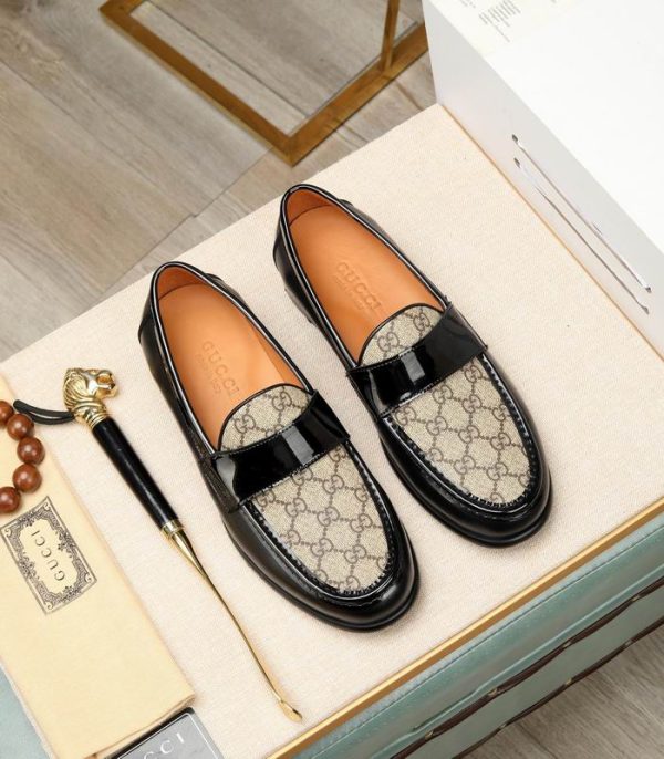 Gucci Men's Penny Loafers With Signature GG Supreme Canvas