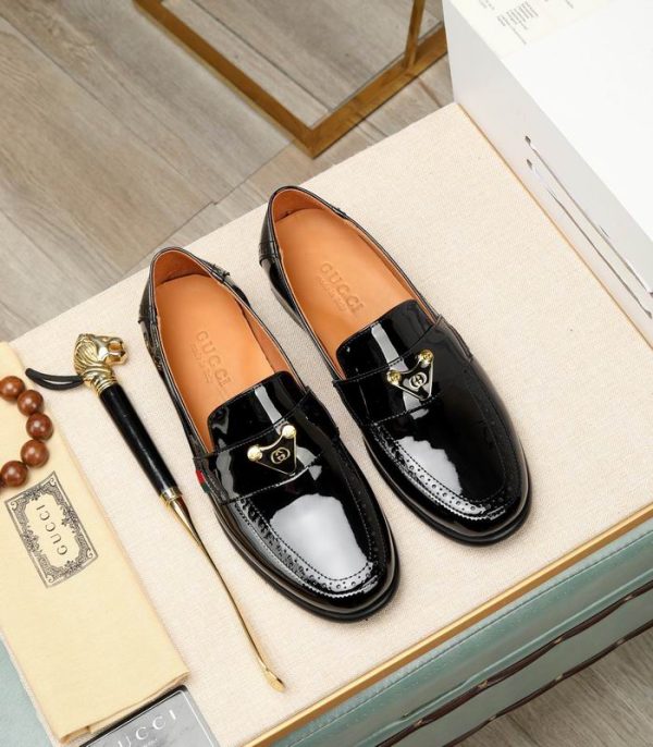 Gucci Men's Black Patent Loafers With Green & Red Web Stripe