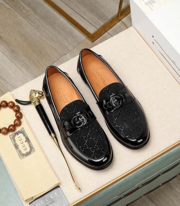 Gucci Men's Patent Loafers With Black Double G Logo Buckle