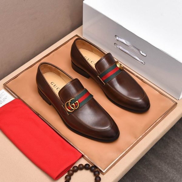 Gucci Men's Loafers With Prominent Gold Toned Double G Logo In 2 Colors