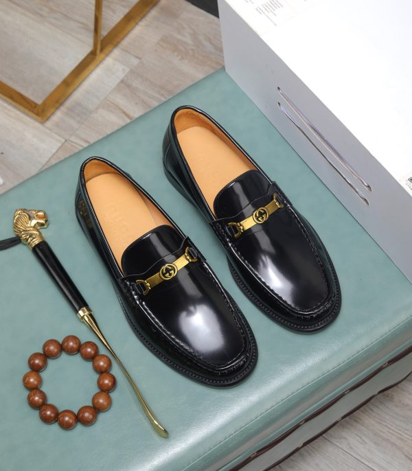 Gucci Interlocking G Loafers In Polished Black