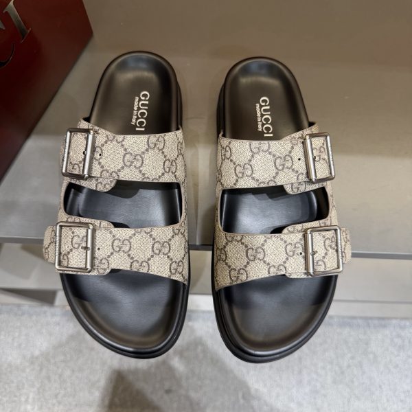 Gucci Men's Slider With Iconic GG Canvas Pattern & Dual Buckles