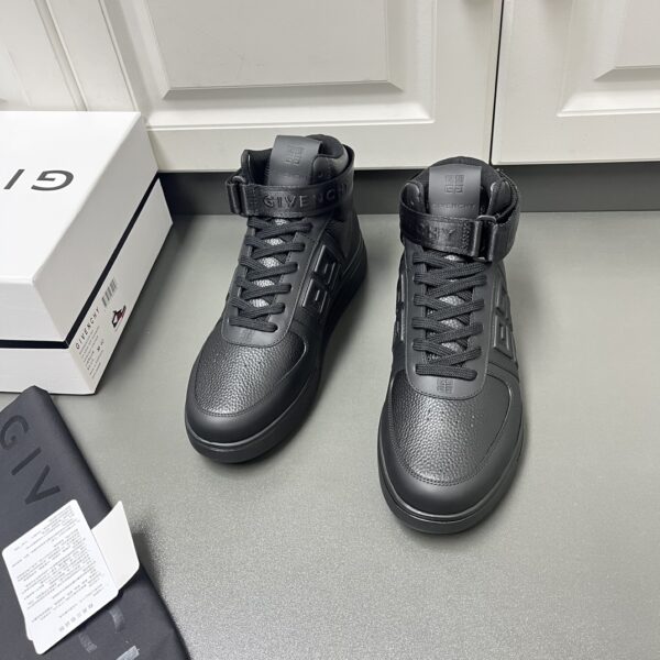 Givenchy G4 Mid Top Sneakers In 2 Colors