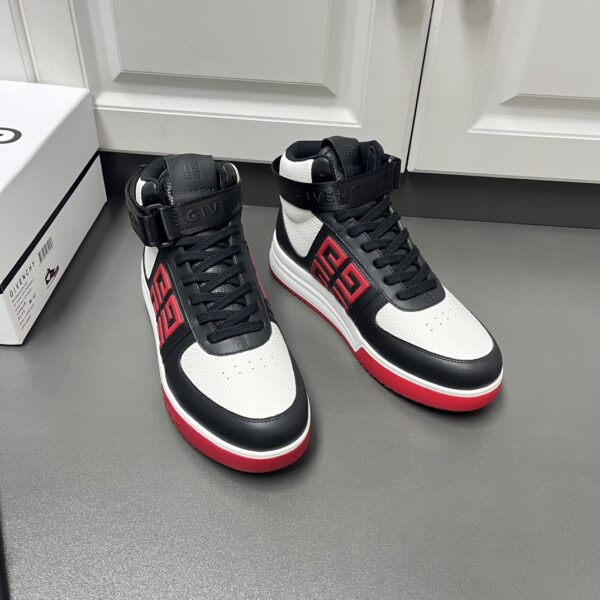 Givenchy G4 Mid Top Sneakers