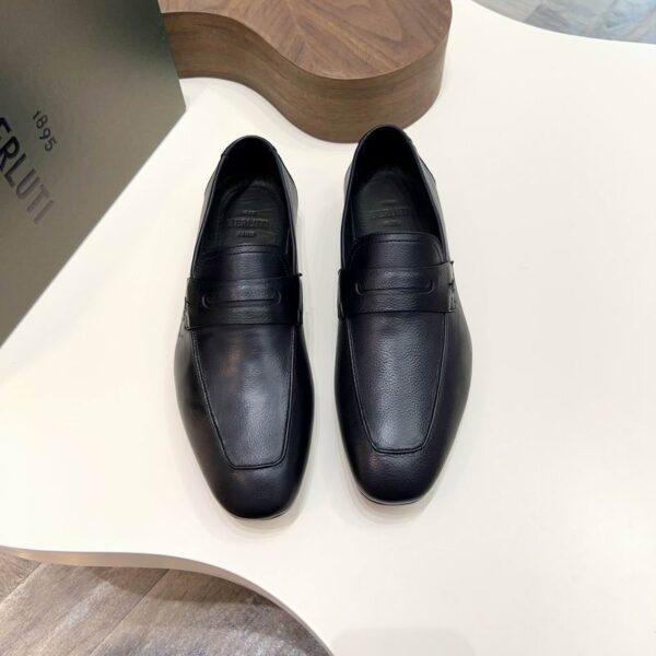 Berluti Lorenzo Rimini Grained Leather Driving Loafers In 2 Colors