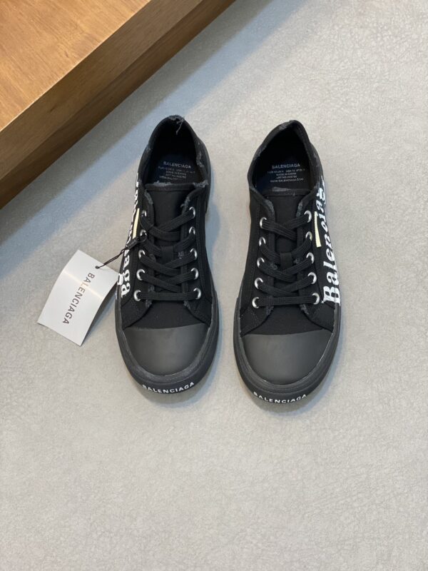 Balenciaga Paris Sneakers With Contrast Graphic Logo Wrapping Around The Sole In Different Colors