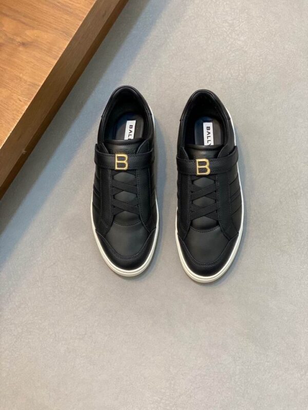 Bally Low Top Sneakers With Prominent Gold Debossed Logo On The Side In 2 Colors