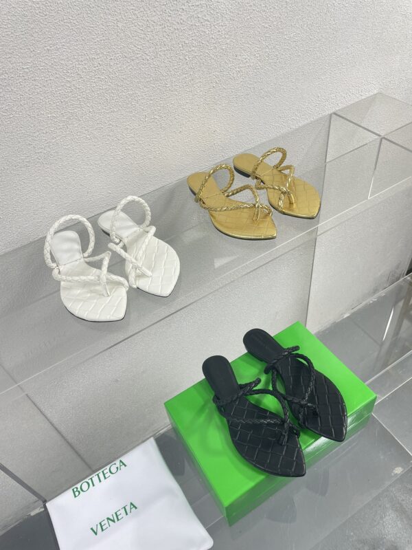 Bottega Veneta Leaf Braided Leather Flat Sandals In Different Colors