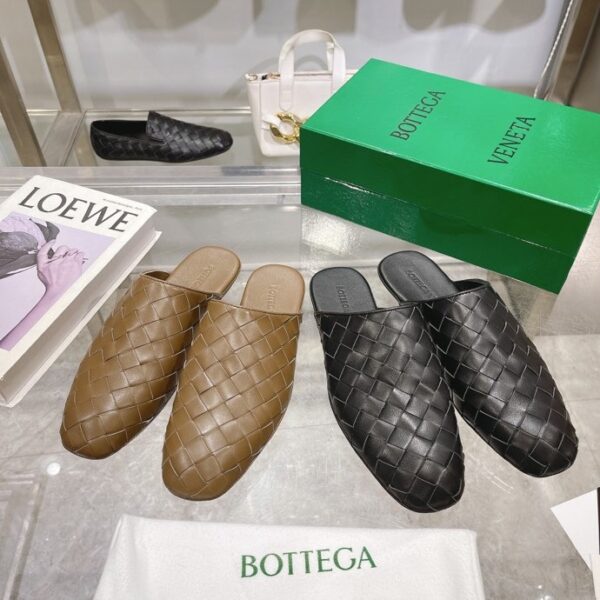 Bottega Veneta Elio Mule In 2 Colors