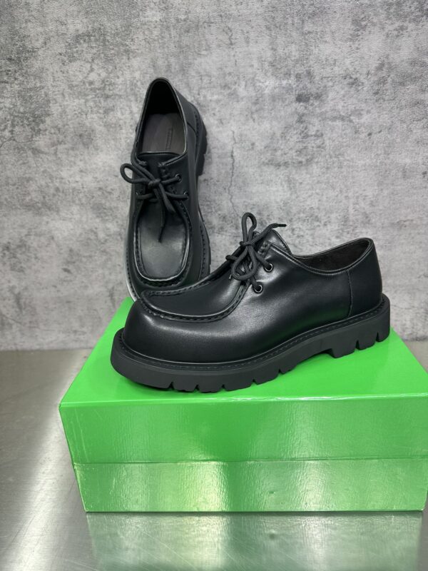 Bottega Veneta Stride Lug Sole Lace Up Shoes