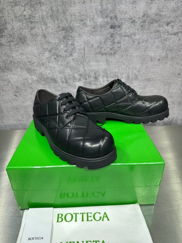 Bottega Veneta Black Strut Grid Quilted Leather Derby Shoes