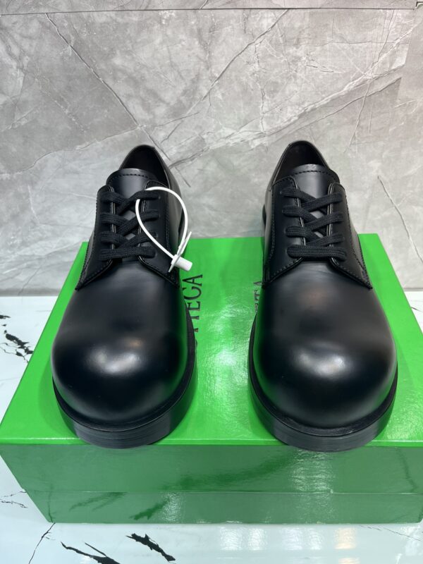 Bottega Veneta Black Chunky Sole Leather Derby Shoes
