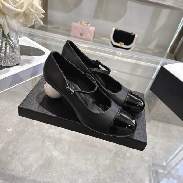 Chanel Black Patent Leather Cap Toe Mary Jane Pump Heels