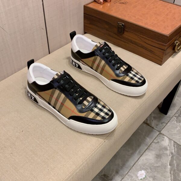 Burberry Luxury Check Low Top Sneakers In 2 Colors