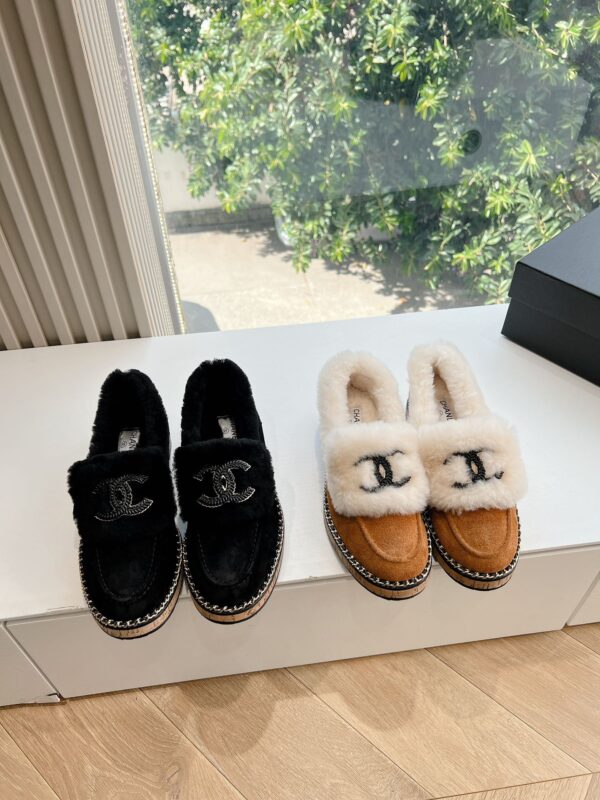Chanel Shearling Suede Chain Accent CC Loafers In 2 Colors
