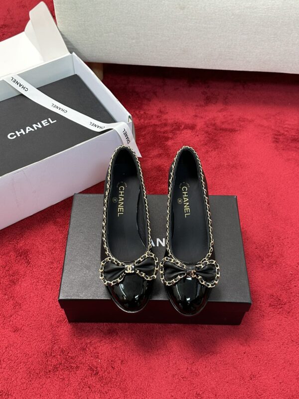 Chanel Chain Trim Leather Bow Patent Cap Toe Mid Heels In Different Colors